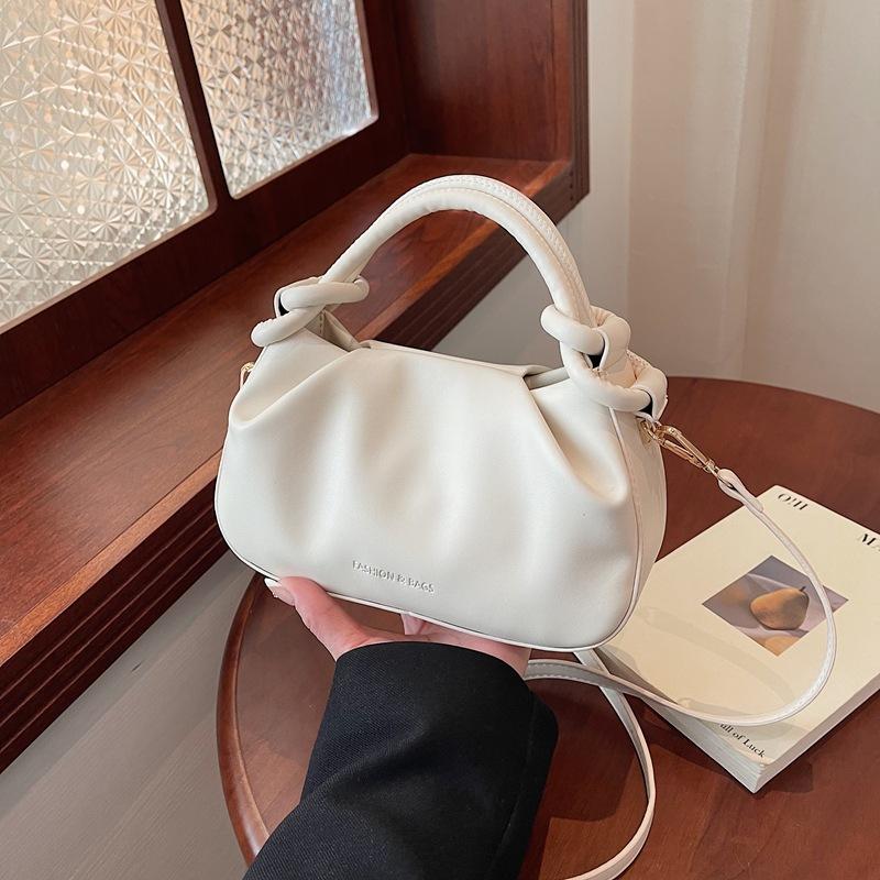 Korean version of fashionable portable women's bag 2025 spring new simple pleated small square bag versatile shoulder messenger bag