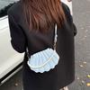 Süße Einfache Klappschalen-Umhängetaschen für Damen Tragbare Damen-Crossbody-Tasche Einfarbige Damen-Perlenketten-Handtaschen Geldbörse