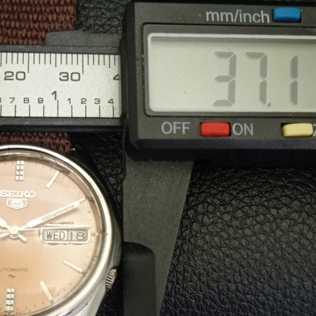 AUTOMATIC VINTAGE SEIKO 5 JAPAN 7009A MENS ORIGINAL DIAL WATCH a702114-5 R208-a702114