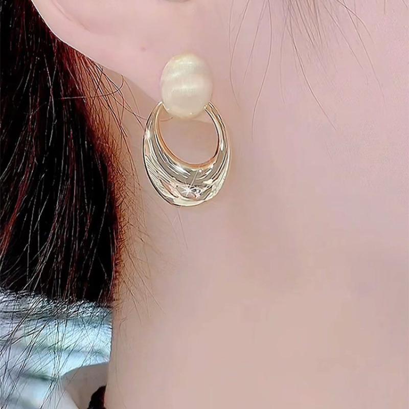 Spring and summer exquisite earrings geometric oval earrings retro hoop earrings earrings texture sense simple design