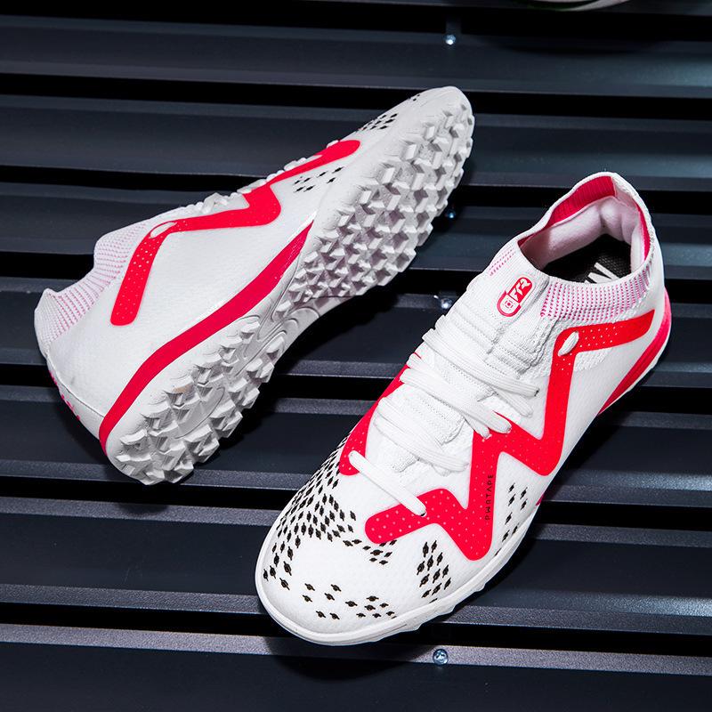 Male and Female Games, Young Students, Older Children's Sports, Foreign Trade Broken Long DingTalk Large Size New Football Shoes Training