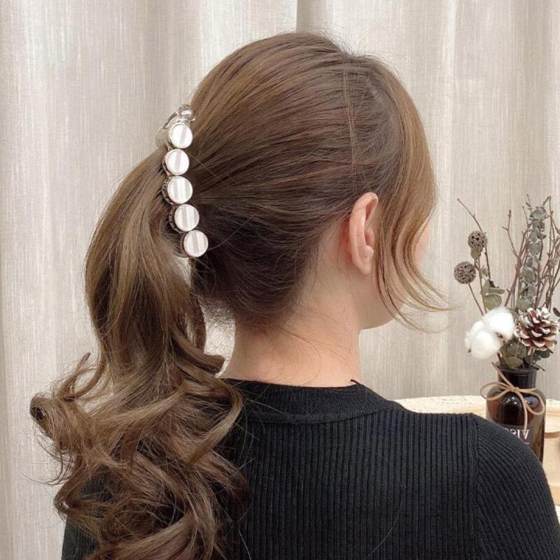 Banana Pin Feminine Circle Hologram Hair Clip black