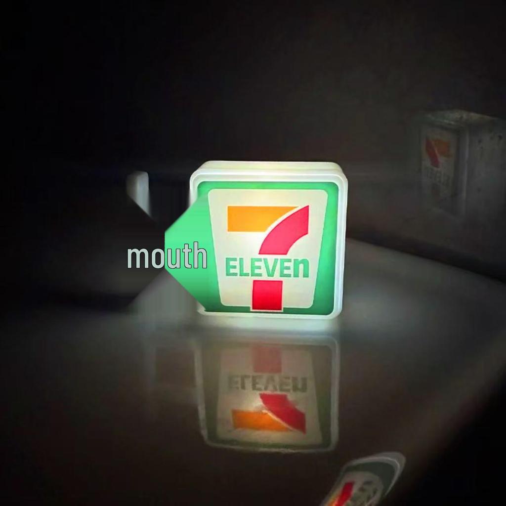 7-Eleven Magnetyczna Świecąca Naklejka na Lodówkę z Możliwością Ładowania