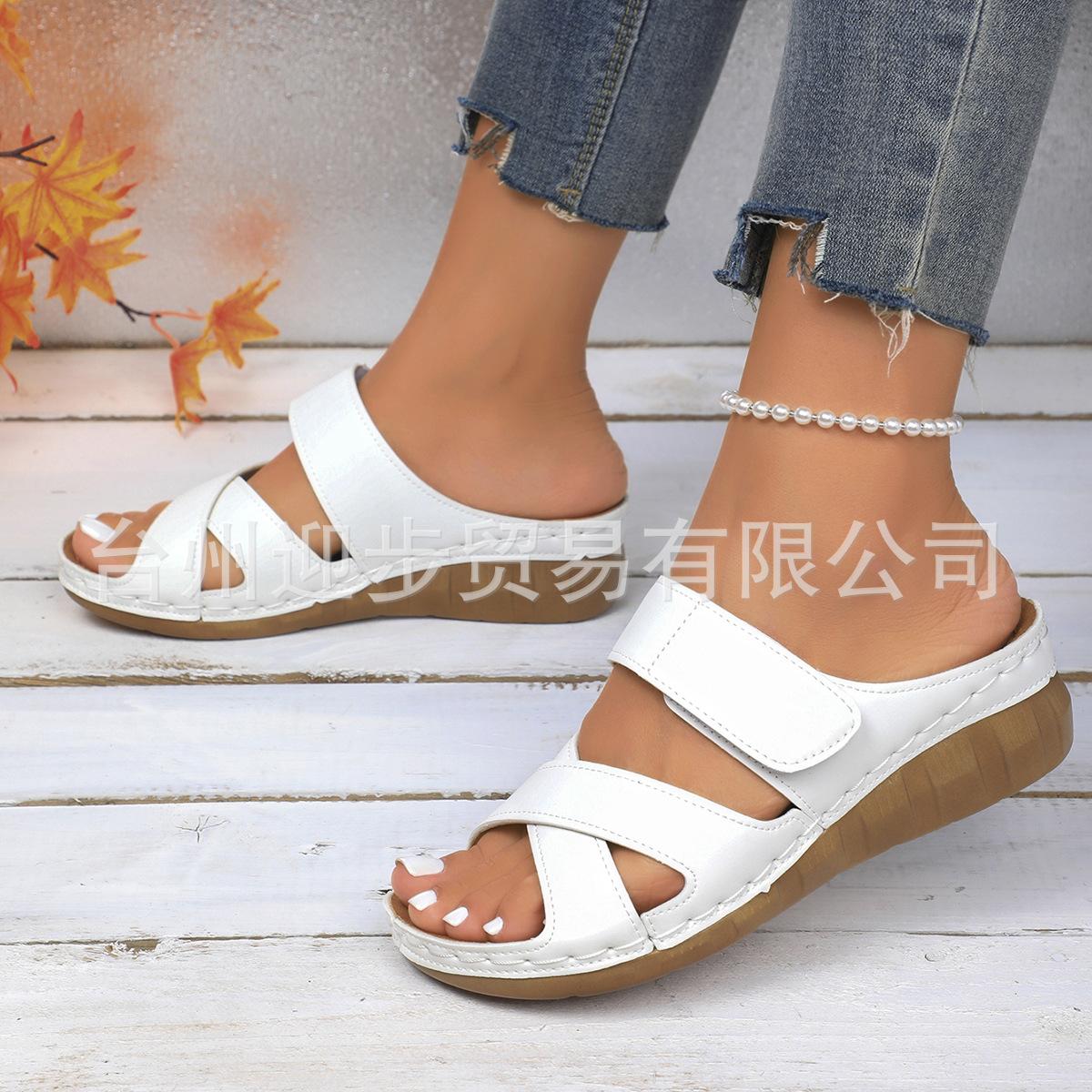 

Новые римские сандалии женские летние кексы юбка на толстой подошве повседневные с открытым носком пляжные классные тапочки 43