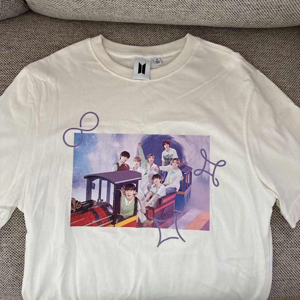 [USED] BTS T-shirt, size M, available until Sojucon on 4/20