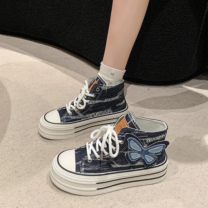 Women Platform Canvas Shoes Embroidery Design Luxry Heel Skateboard Pearl Decoration Lace Up Shoe Casual Trend Outdoor Sneakers