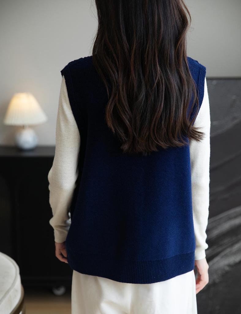 Women's Wool V-neck Cardigan with Rhinestone Buttons - Sleeveless Knit Pullover Vest, Large Quantity Available in Stock