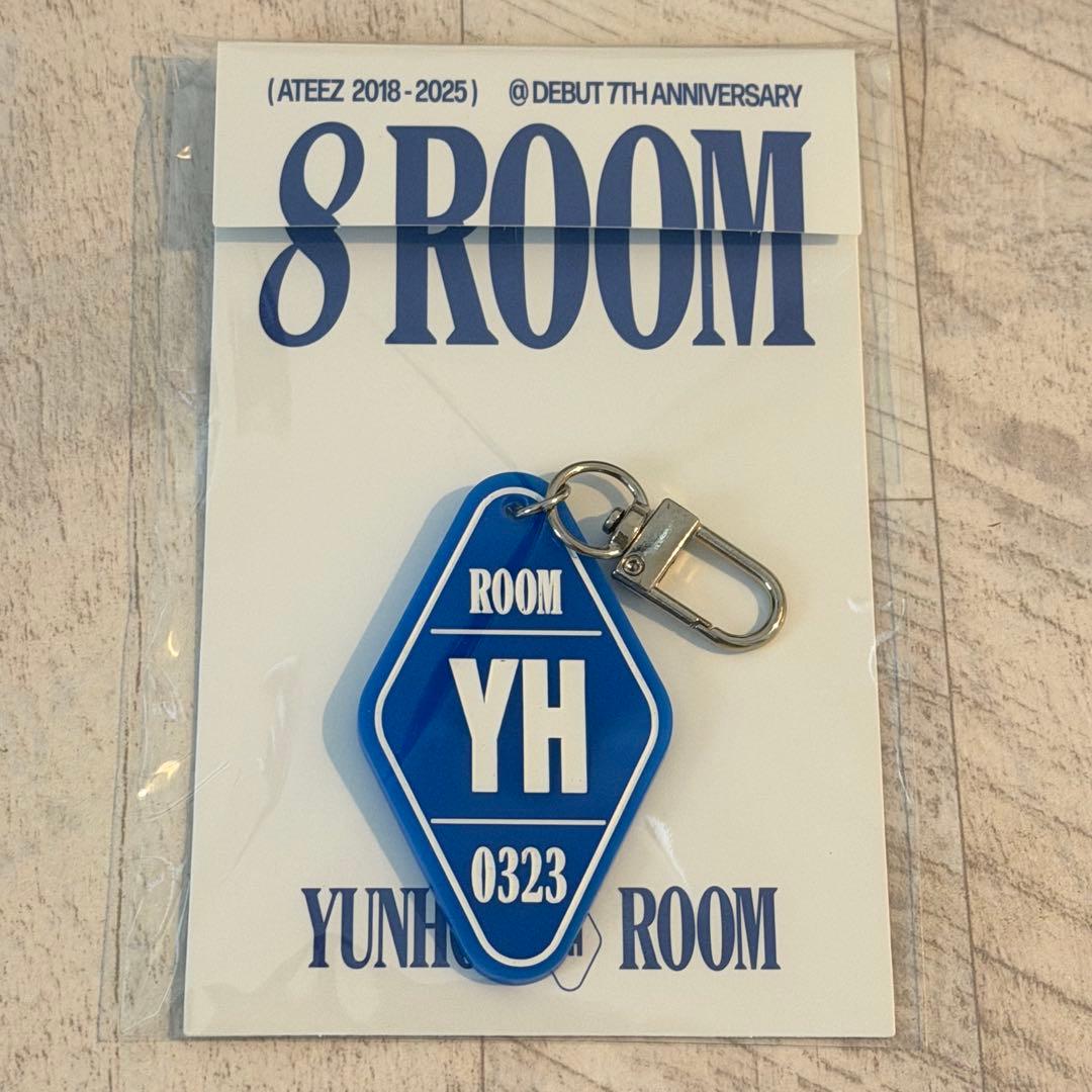 [Б/У] Брелок ATEEZ 8room Юнхо