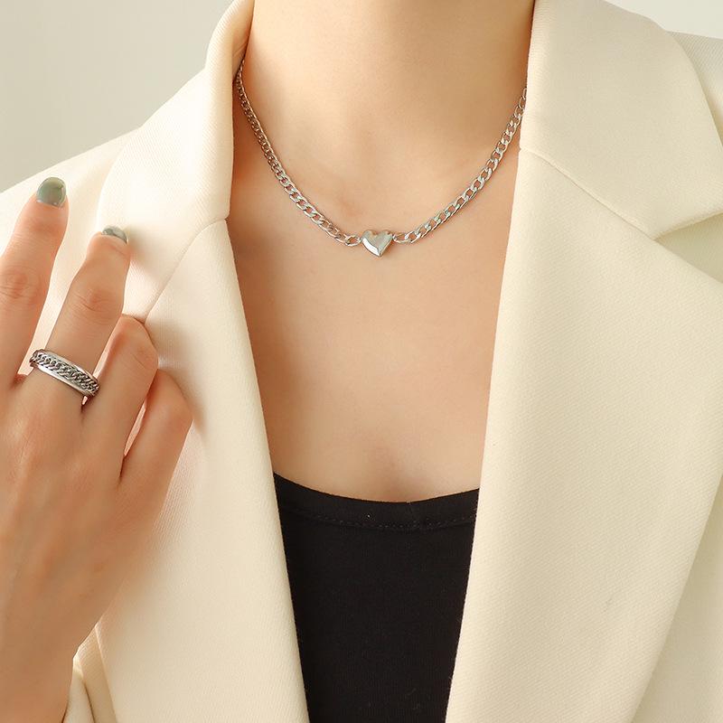 18K Gold Clavicle Chain Pendant Necklace - Trendy European & American Titanium Steel Jewelry for Women