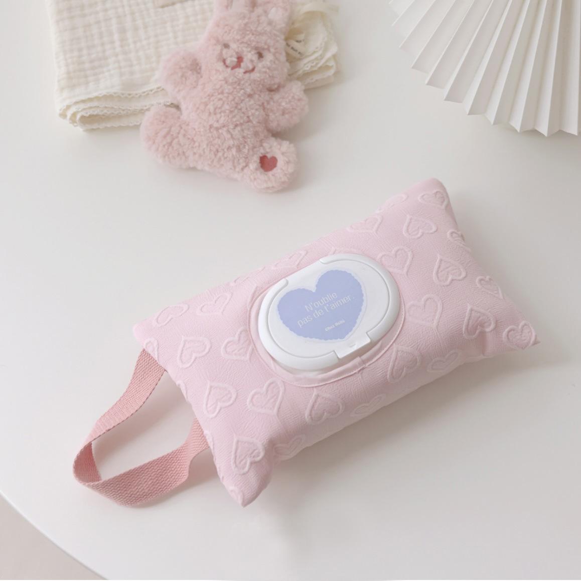 

Аксессуары для детской коляски Влажные салфетки в форме сердца Чехол для извлечения салфеток Коробка для переносных ручных сумок для хранения Подвесная сумка для новорожденных для коляски