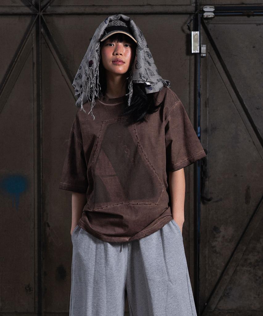 Aejyuttingkeumamaindeu A In Motion T-Shirt_Brown