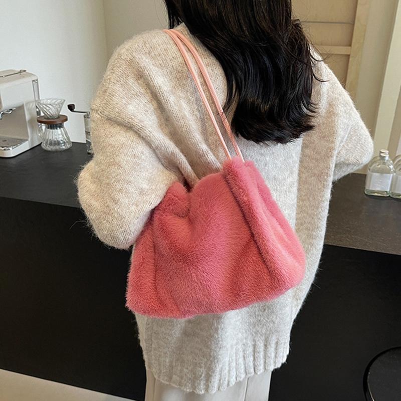 New Plush Bucket Bag for Autumn and Winter, Women's High-end Texture Niche Design Commuter Handbag
