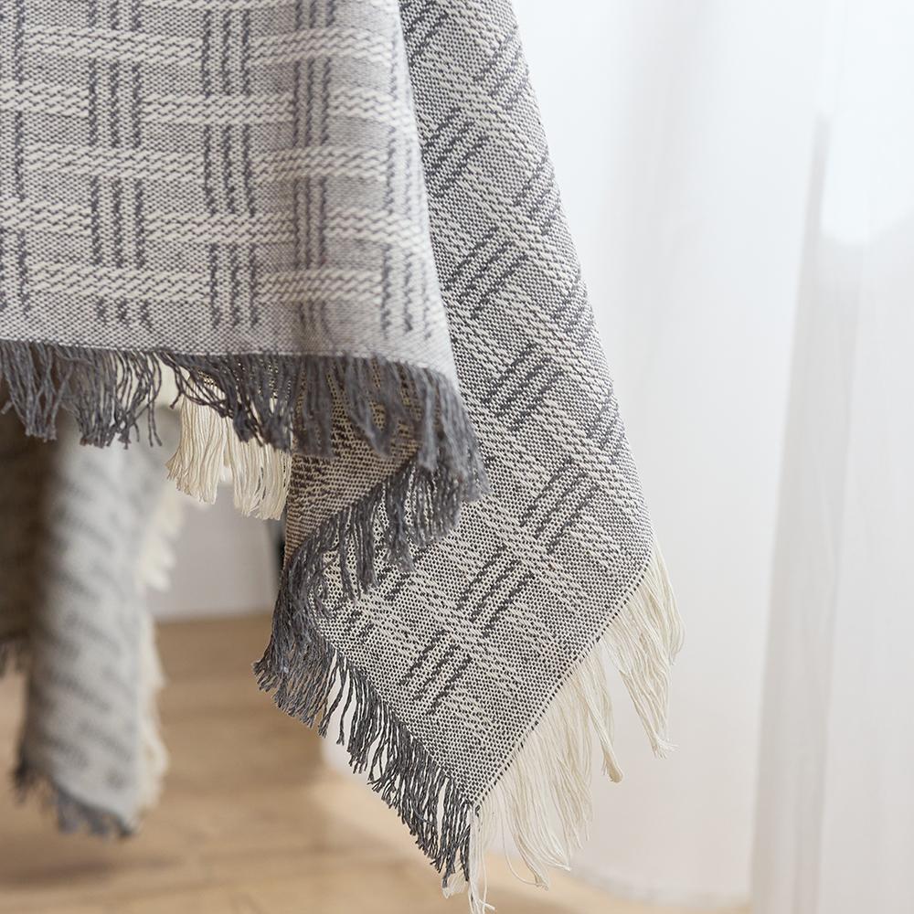 Autumn Cotton Linen Tablecloth Farmhouse Tablecloths Grey Burlap Table Covers with Tassel for Kitchen Dinning Picnic Wedding