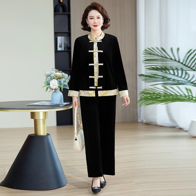 2026 Elegant Autumn Suit: Stylish Top & Two-Piece Set for Middle-Aged and Elderly Women