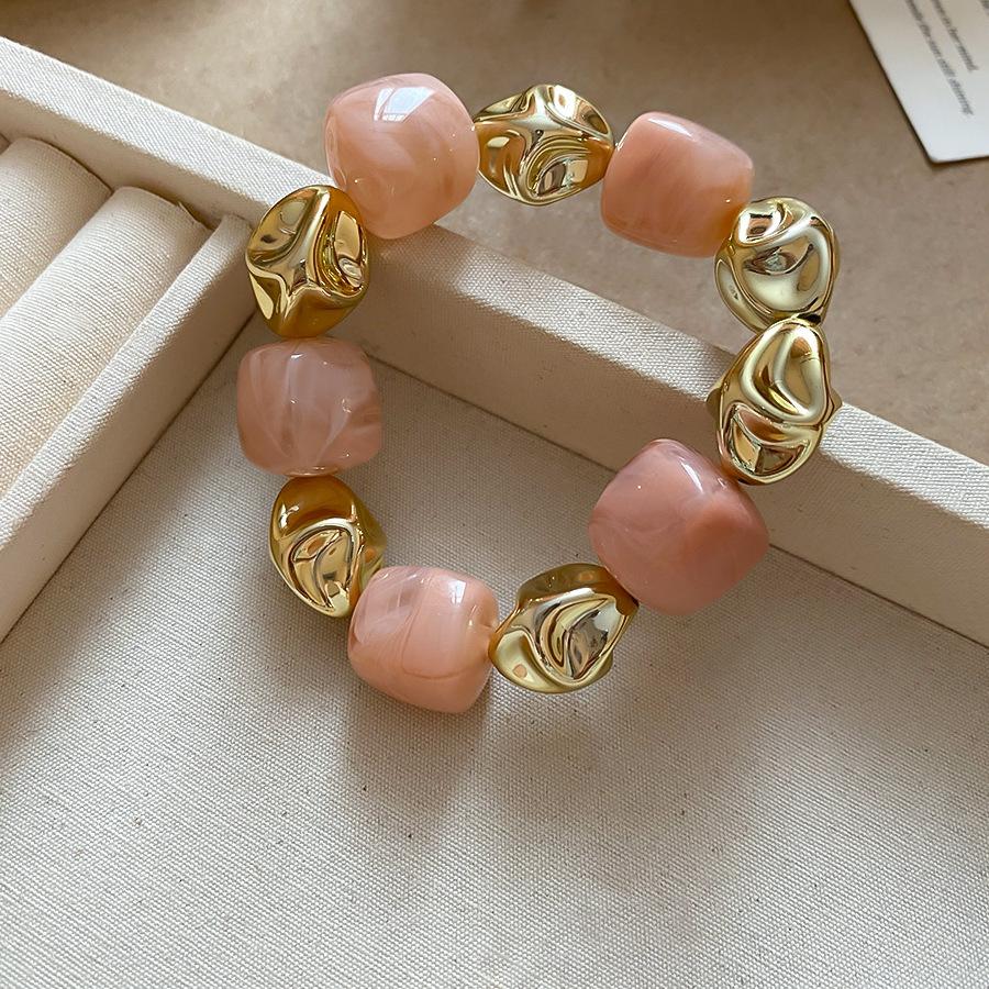 European and American color acrylic shell beaded necklace design sense collarbone chain exaggerated necklace women