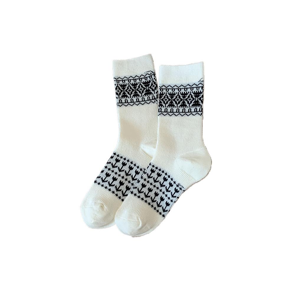 Female Autumn and Winter Fashion New Anti Pilling in The Tube Pile Socks