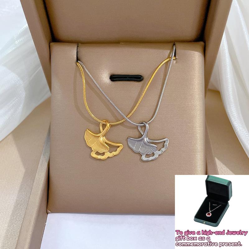 

[Whole body] Necklace female niche design simple ginkgo pendant short collarbone chain Korean version cold wind neck