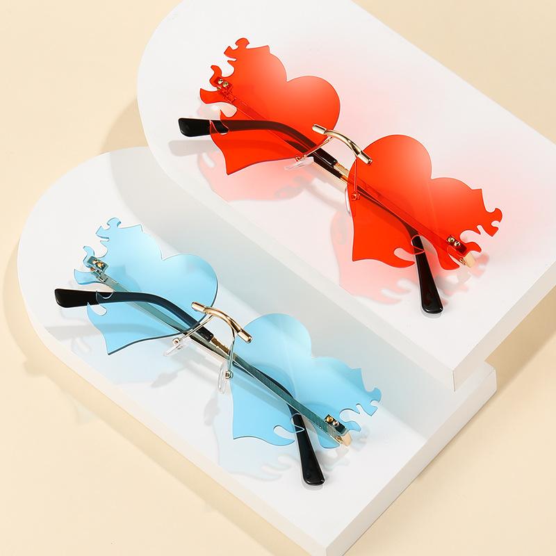 Fashion Rimless Sunglasses Flame Unique Big Love Heart Eyewear Luxury Brand Designer Vintage Sun Glasses Shades UV400 Eyewear