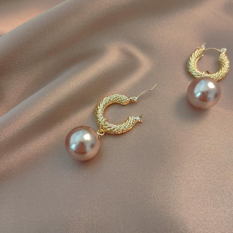 French Champagne Pearl Earrings Retro High-end Hong Kong Style Earrings Women's Tide Earrings Temperament Light Luxury Ear Buckles