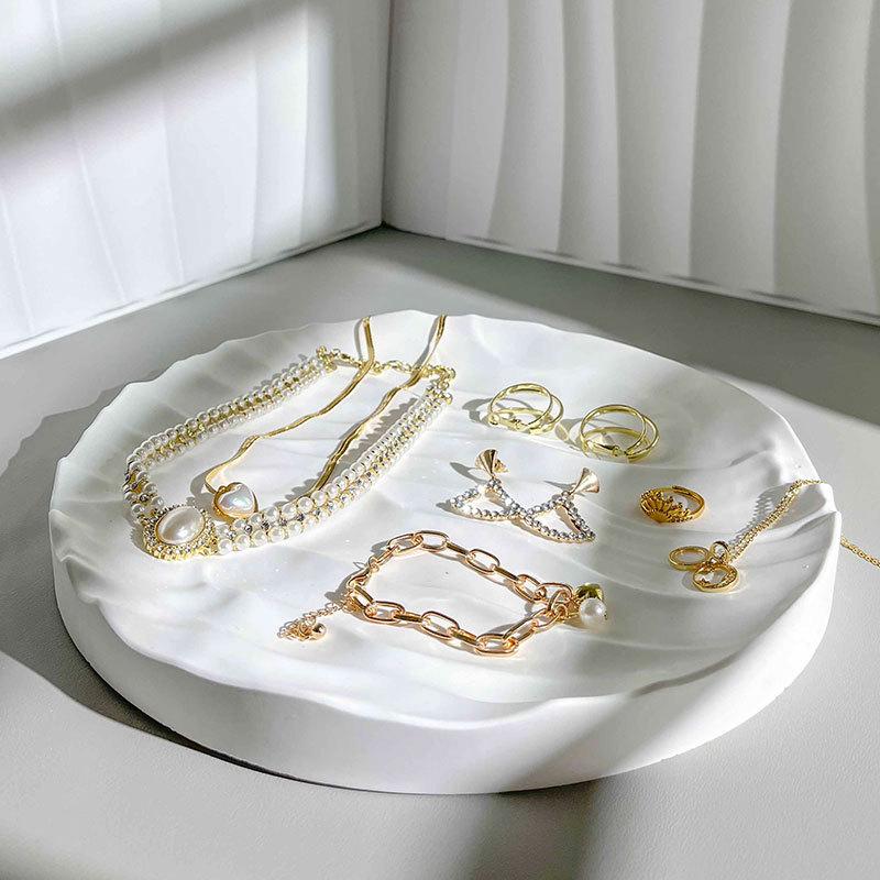 

Jewelry Display Tray for Rings & Necklaces: Ideal for Photos & Stalls