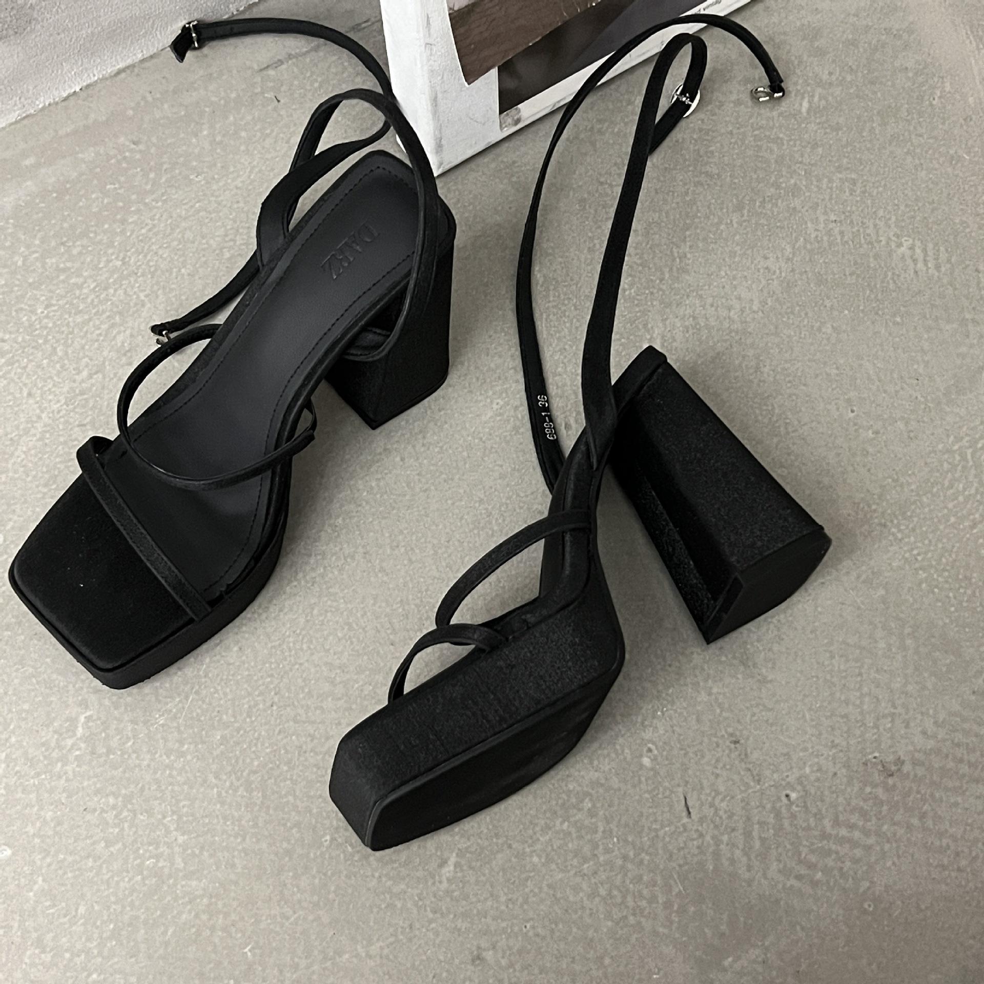 

2025 новые летние босоножки на высоком каблуке с открытым носком и пряжкой из одного слова, женские розово-красные босоножки на толстом каблуке с толстой подошвой, водонепроницаемые туфли в римском стиле 34 чёрный