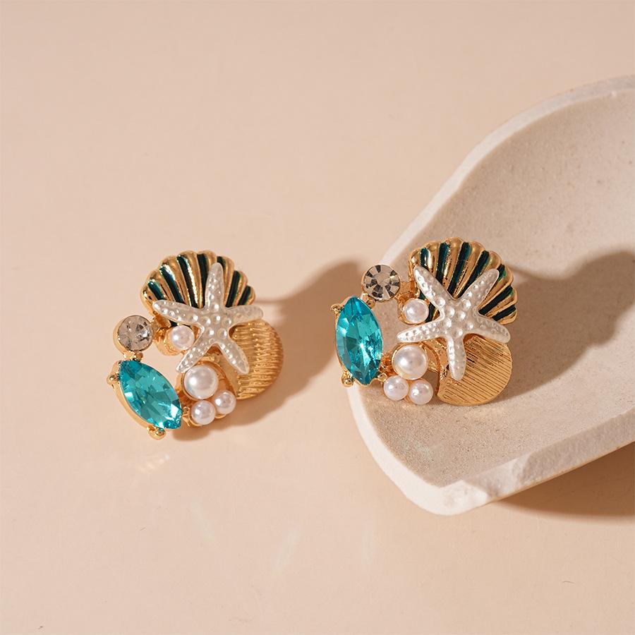 Ocean-Inspired Diamond Pearl Pendant Necklace with Starfish, Seashell, and Coral Accents