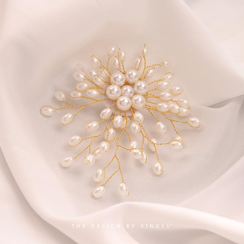 Broche Elegante de Pérola Dourada e Espiga de Trigo: Acessório Versátil e de Alta Qualidade para Mulheres