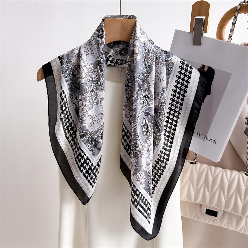 Luxury Neck Head Scarfs Imitation Silk Square Scarf  Women‘s Print Neckerchief Bandanas Foulard Hairbands Shawls Wraps