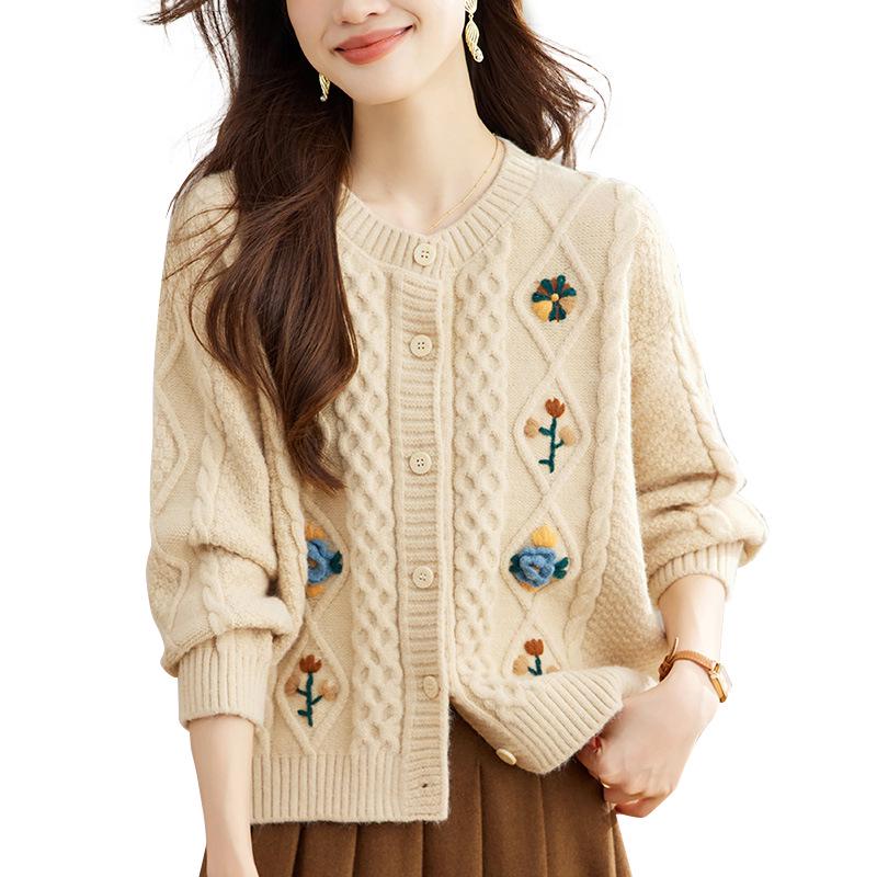 Retro svetr s těžkou výšivkou, pletený copánkovým vzorem pro ženy - Jaro 2025 Volný styl