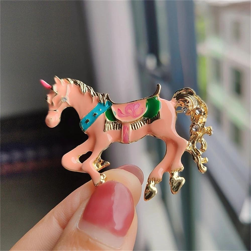 Fashion Unicorn Brooch Vintage Colorful Horse Lapel Clips Enamel Animal Corsage Sweater Scarf Coat  Jewelry Accessories