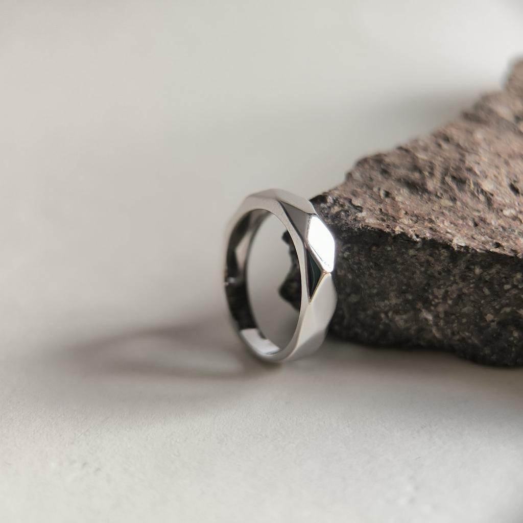 Серебряное кольцо с без камней, вес изделия 3,1 гр (2207757)