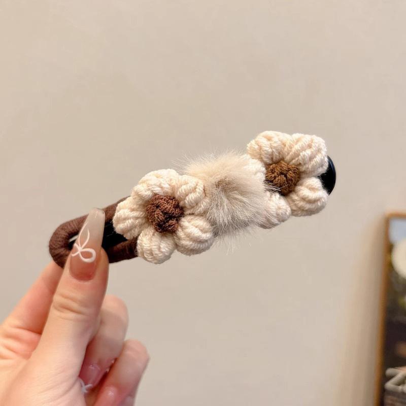 Autumn/Winter Plush Flower Hair Clips Women'S Side Bangs Hairpin Duckbill Clip Hair Accessories For Ladies Haircuts
