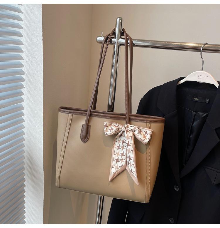 Commuter tote bag women's large capacity 2025 new autumn and winter casual versatile high-end shoulder shopping bag