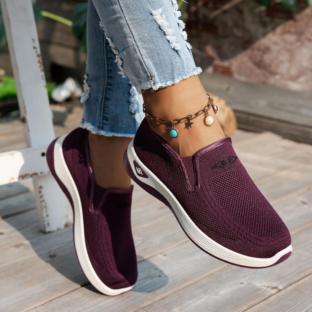 Women's Spring and Summer Cloth Shoes Are Breathable, Lightweight and Comfortable Shoes, Sports and Casual Shoes, and Mesh Shoes