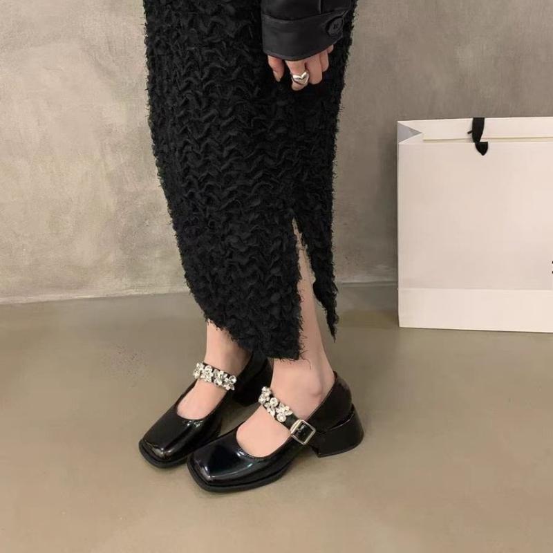 

Французские туфли с квадратным носком, стразами, черные лаковые, на толстом каблуке, маленькие кожаные туфли с юбкой, весенне-летние туфли на среднем каблуке 40