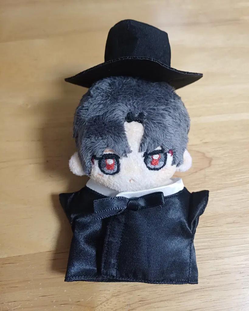 We will be selling ghost story-themed Gangjae Kim Soldol dolls.