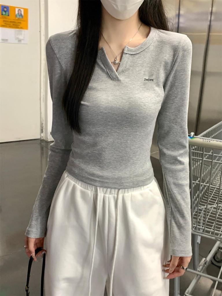 Elegant Korean Half-Open Collar Long-Sleeve Women's T-Shirt with Chic Embroidery Design for Autumn 2025