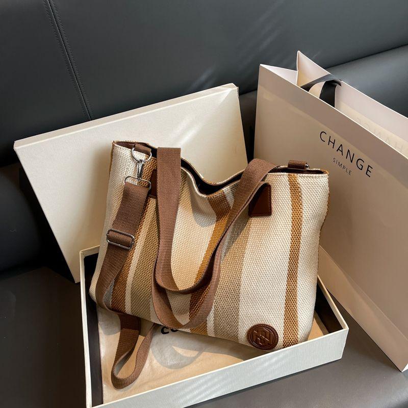 

Casual College Student Canvas Shoulder Commuter Bag