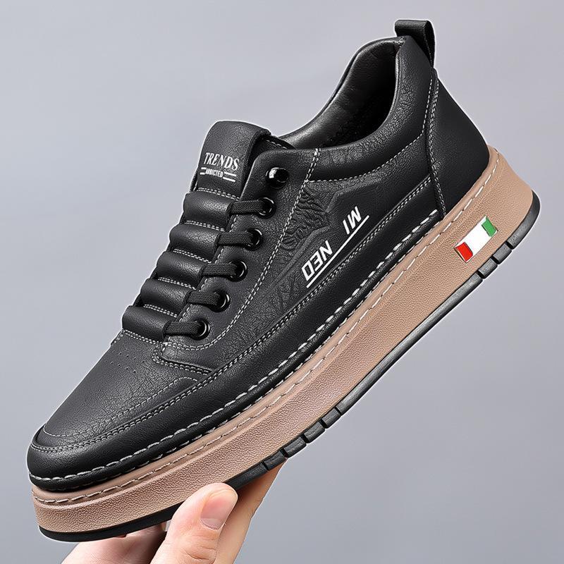 Soft Leather Slip-On Men's Casual Shoes: Trendy Spring/Autumn Design with Comfortable Sole