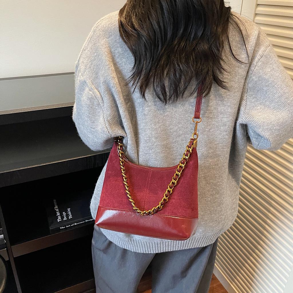 Chain underarm bag women's 2025 autumn and winter new popular fashion versatile retro shoulder bag crossbody bucket bag