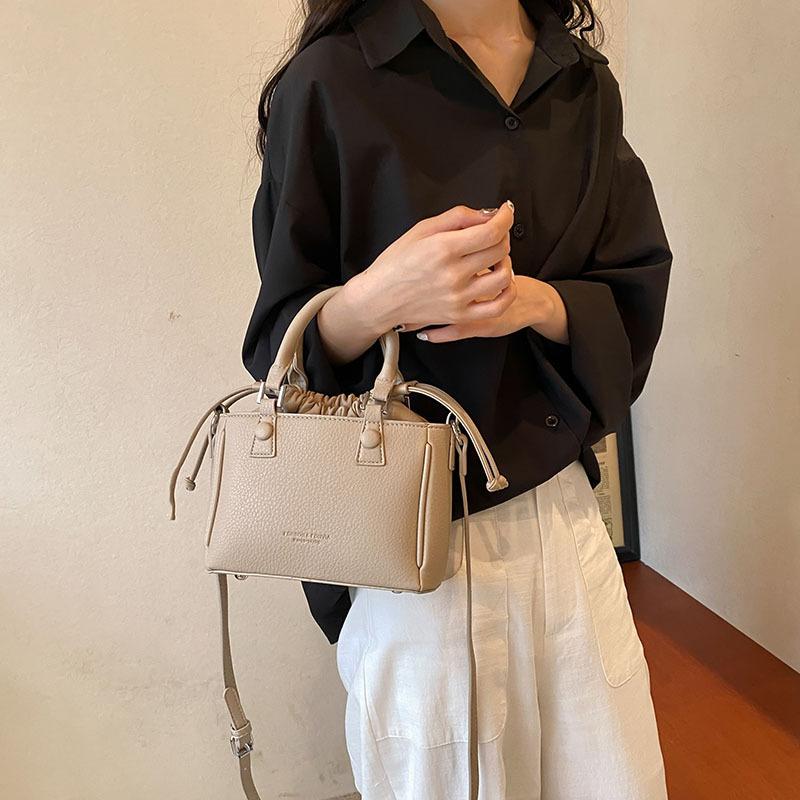 Popular handbag summer new women's bag simple casual shoulder bag fashionable and beautiful bucket bag tide