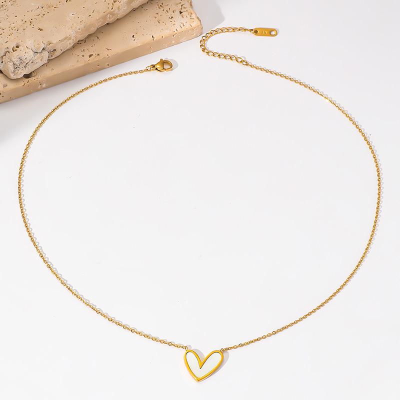 Gold Chain Necklace with White Enamel Heart Pendant for Women золотой