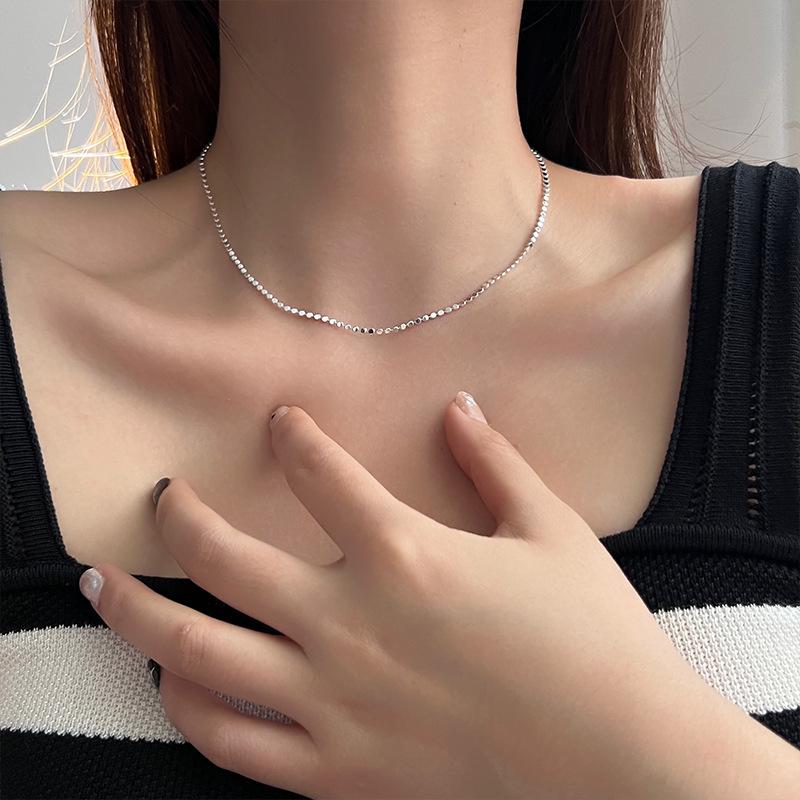 Elegant Metal Heart Clavicle Necklace for Women - Light Luxury Design
