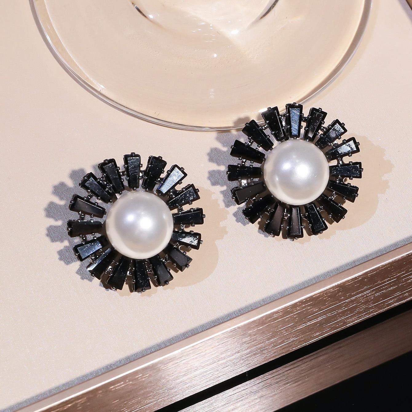 

Korean simple and versatile geometric oval full diamond pearl earrings women s temperament shiny crystal stud earrings ear jewelry