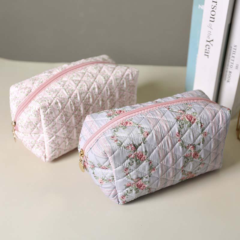 Pretty Floral Print Large Capacity Portable Makeup Bag with Zipper Travel Skincare Storage Pouch