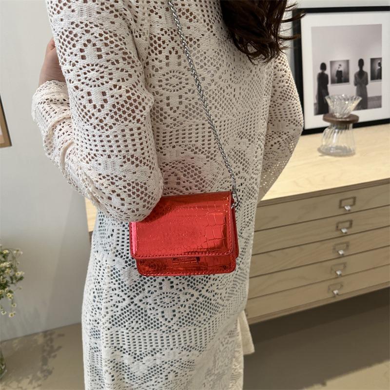 Versatile chain small bag women's new crocodile pattern small square bag lipstick mirror patent leather messenger bag