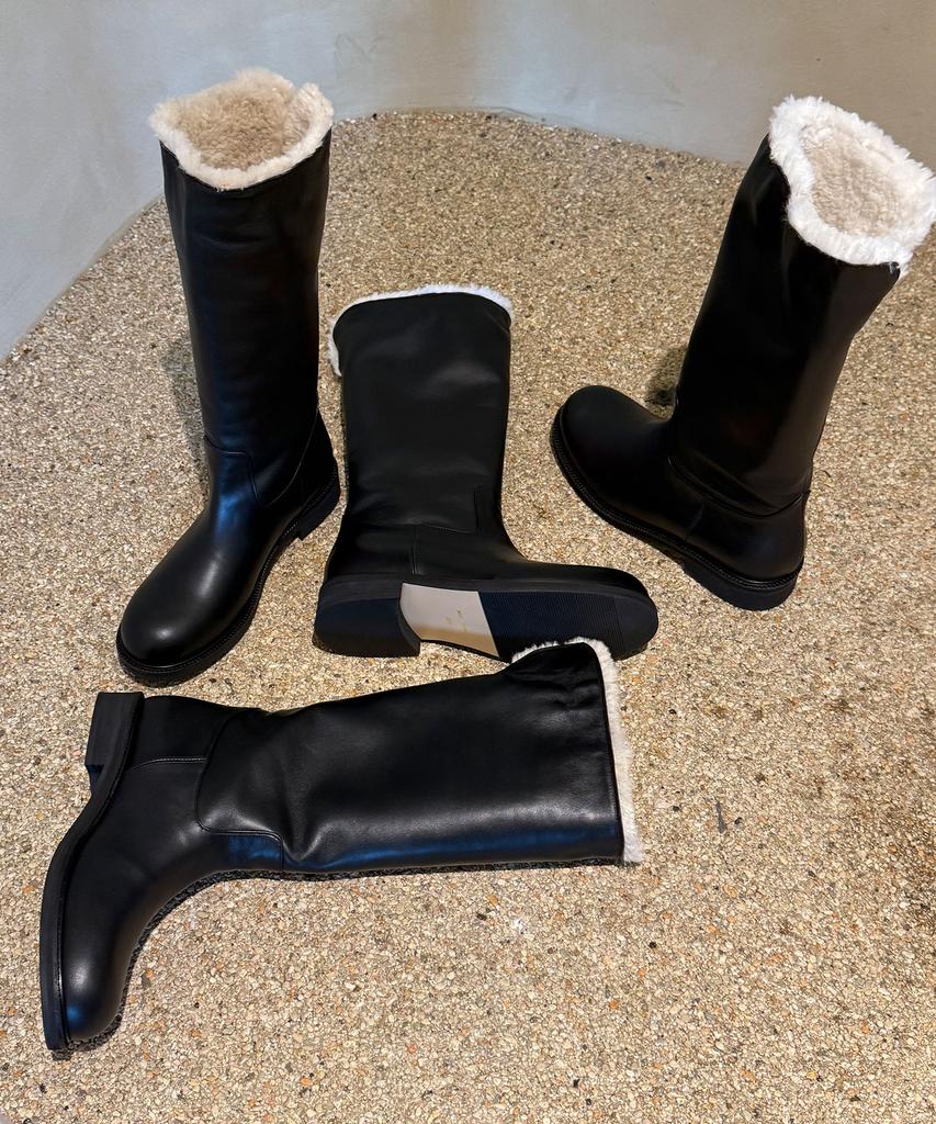 Leah Velour Fur Boots _Black