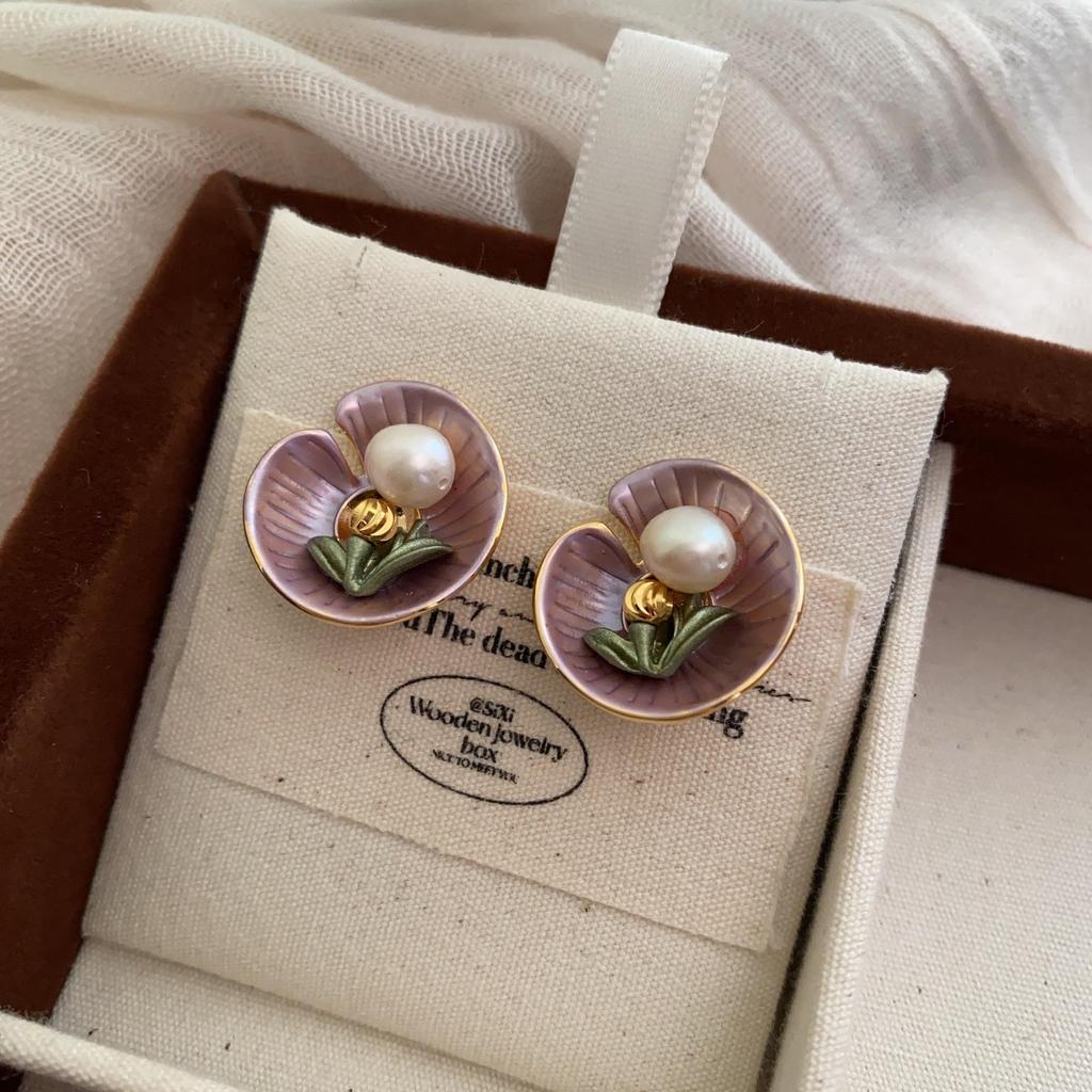 Premium Sense Elegant Oil Drip Earrings Oil Painting Style Three-Dimensional Lotus Leaf Flower Earrings Retro French Light Luxury Earrings