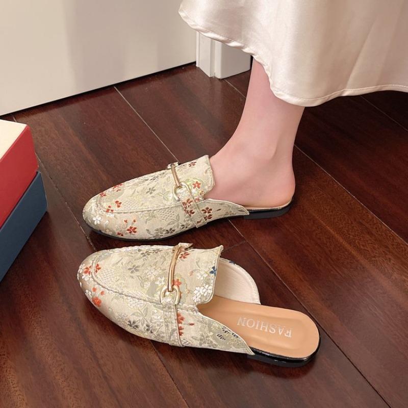 Fashion Luxury Floral Mule Shoes Woman Elegant Brand Design Closed Toe Slip-on Sandals Ladies Pink Beige Outdoor Slides With Gold Chain