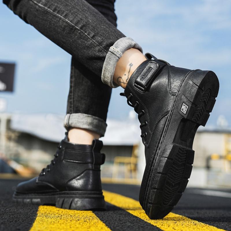 Fashion Black Leather Men Boots High Quanlity Light Men Ankle Boots Winter Outdoor Casual Shoes No-slip High Top Male Work Shoes